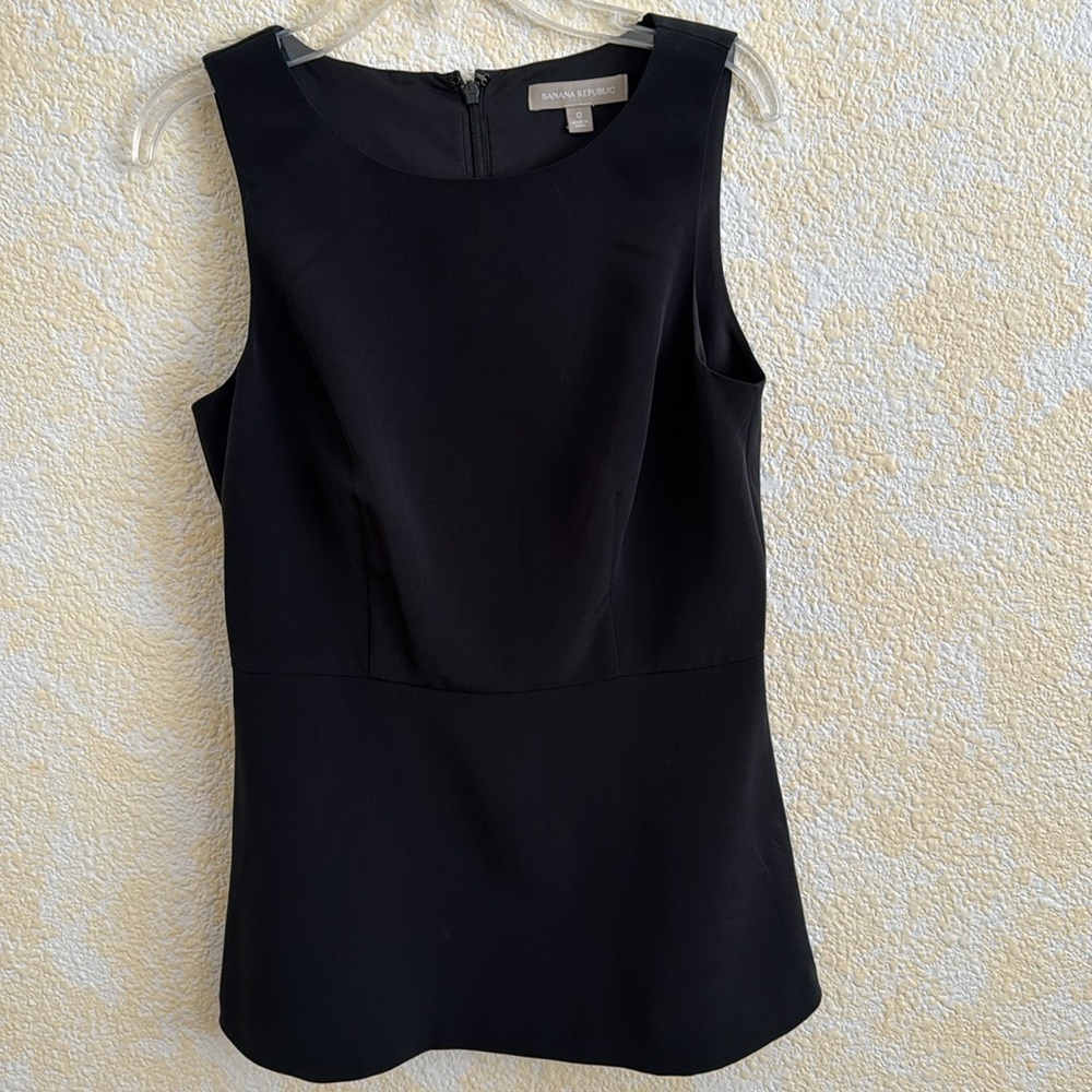 Banana Republic black too